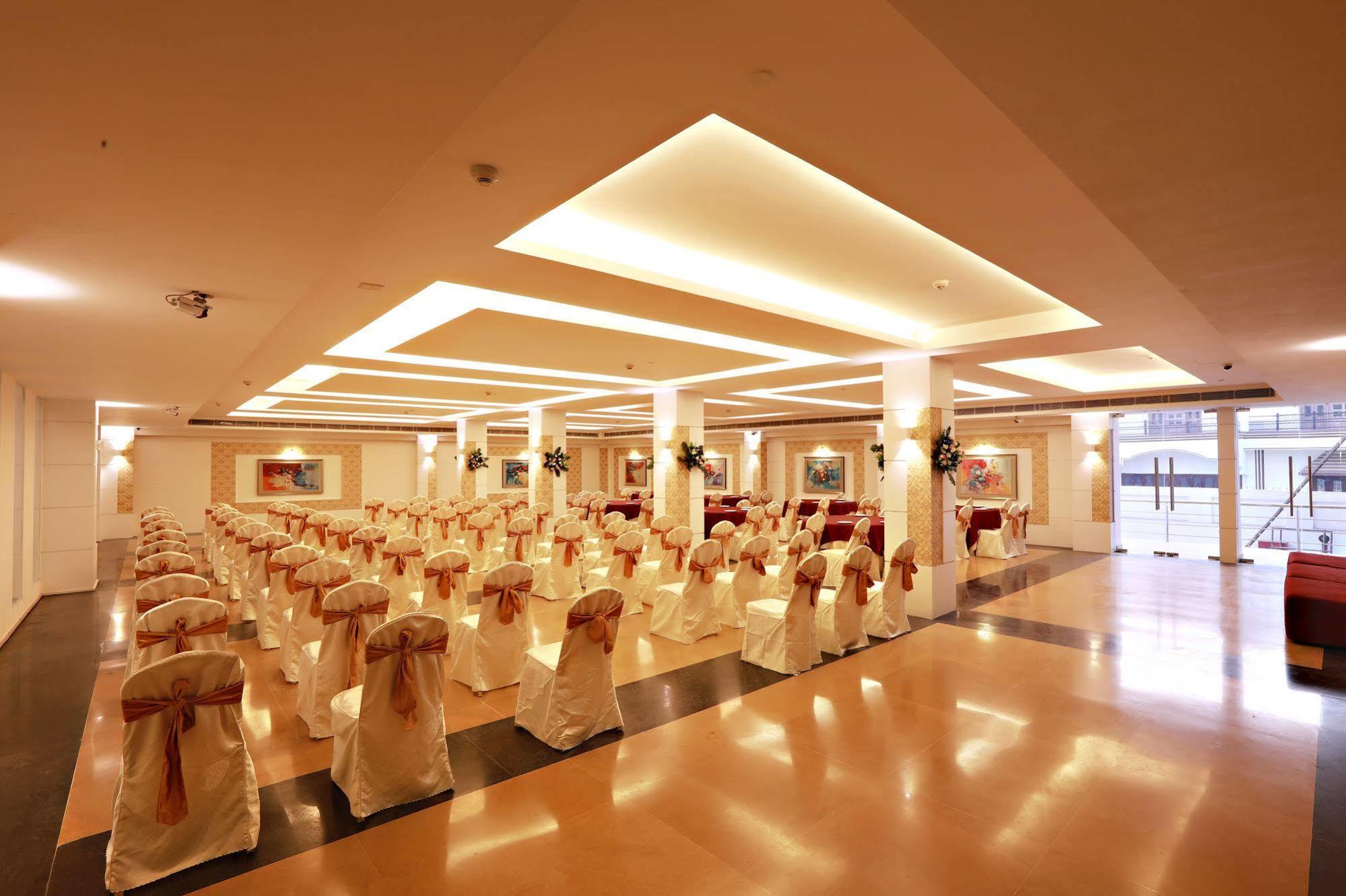 Hotel Patliputra Continental Patna  Luaran gambar